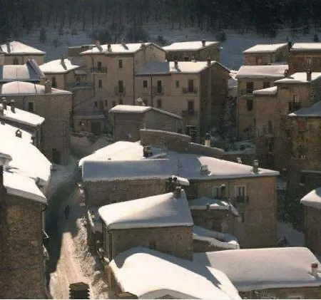 Piccola Casa Pie' Di Monte