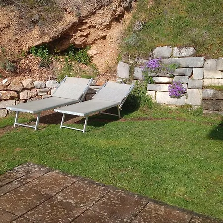 Piccola Casa Pie' Di Monte Holiday home *